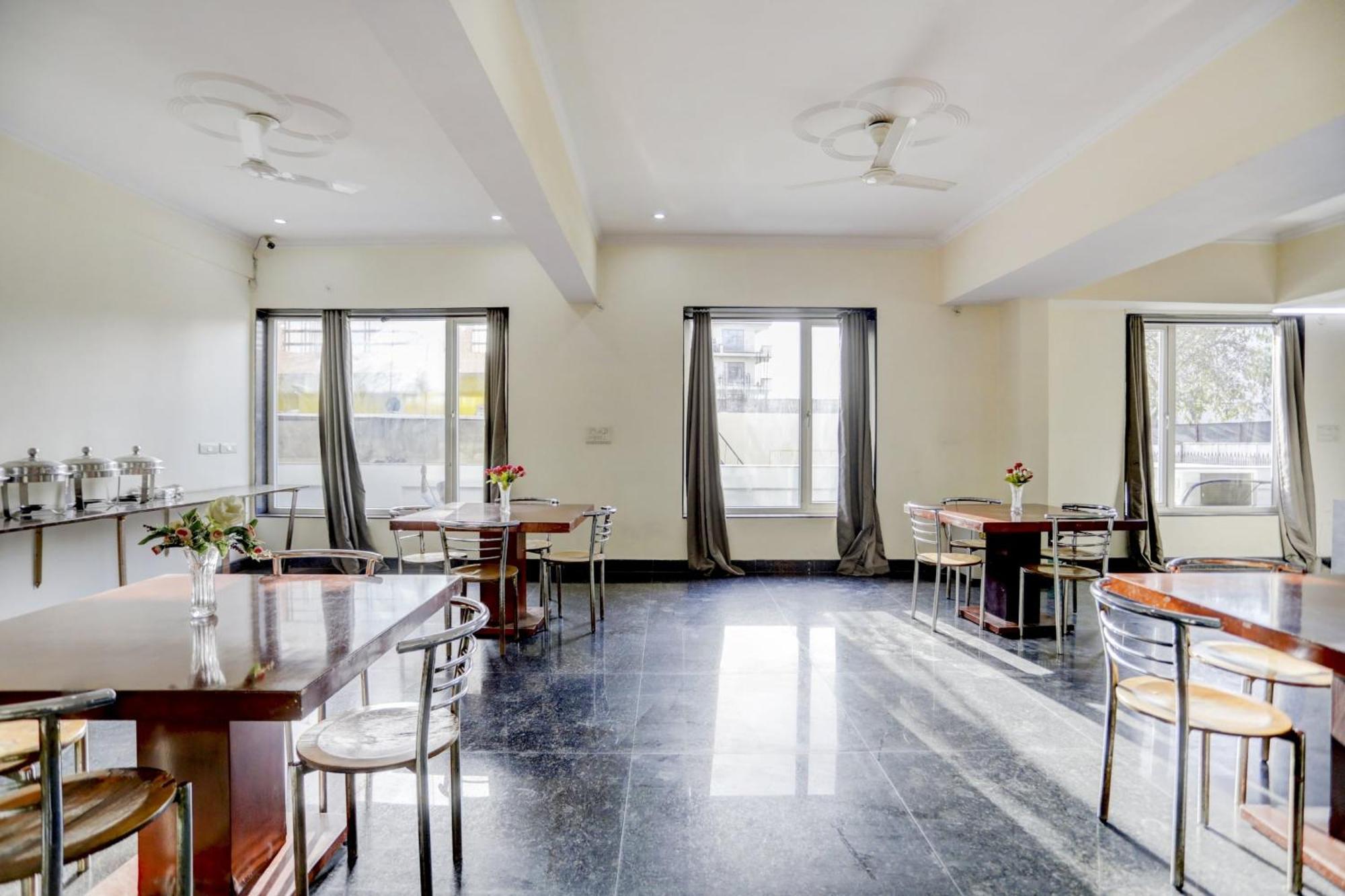 Super Town House Hi5 Aditya International Bhubaneswar Eksteriør billede
