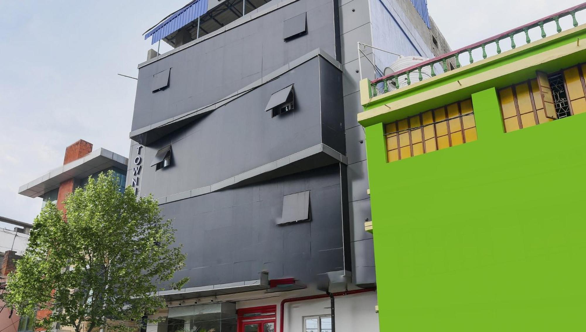 Super Town House Hi5 Aditya International Bhubaneswar Eksteriør billede