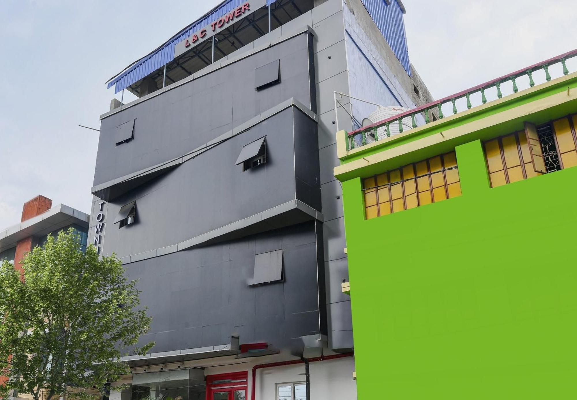 Super Town House Hi5 Aditya International Bhubaneswar Eksteriør billede