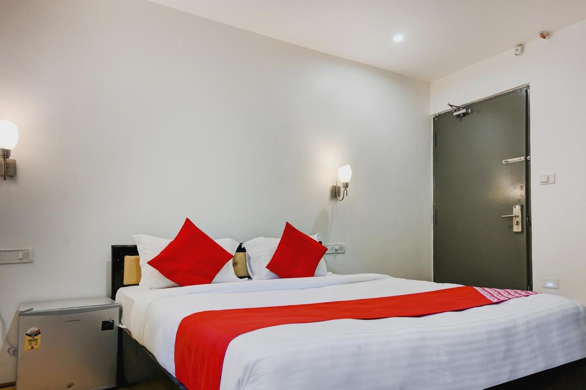 Super Town House Hi5 Aditya International Bhubaneswar Eksteriør billede
