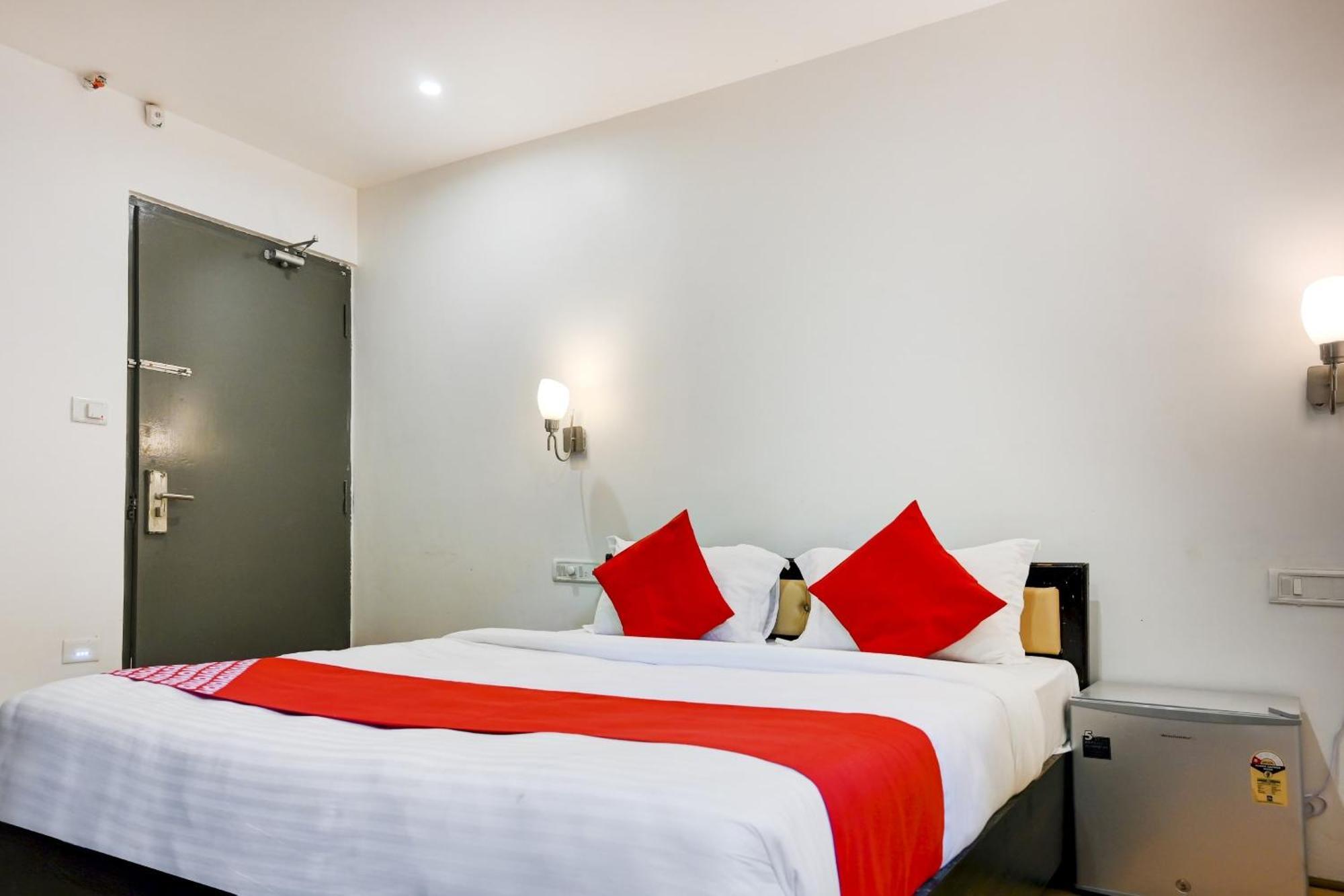 Super Town House Hi5 Aditya International Bhubaneswar Eksteriør billede