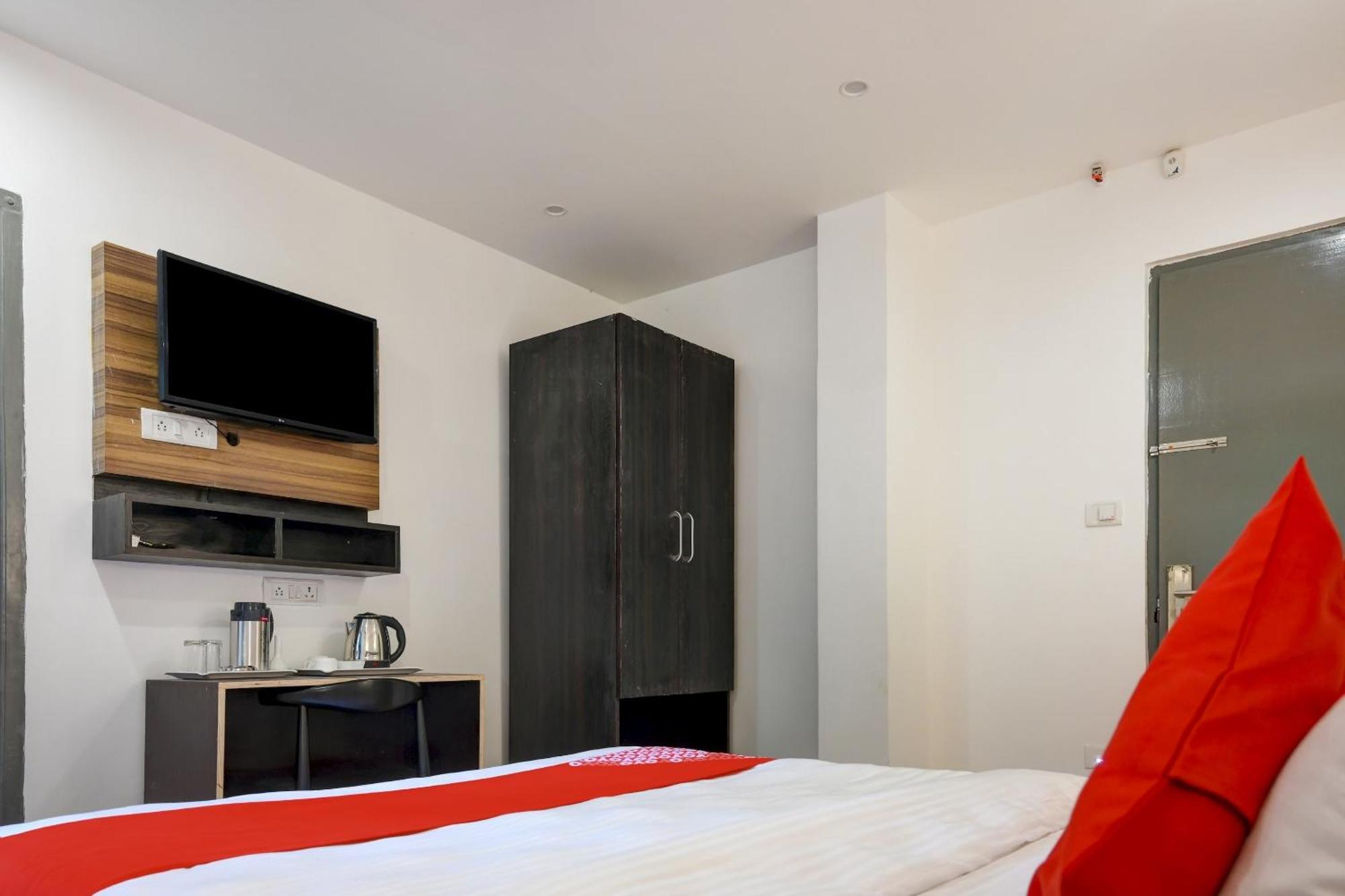 Super Town House Hi5 Aditya International Bhubaneswar Eksteriør billede